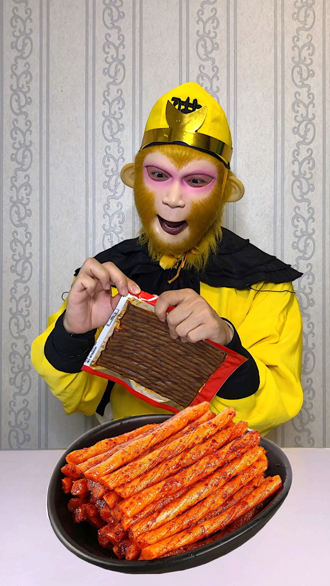 能吃是福#孙悟空吃辣条.