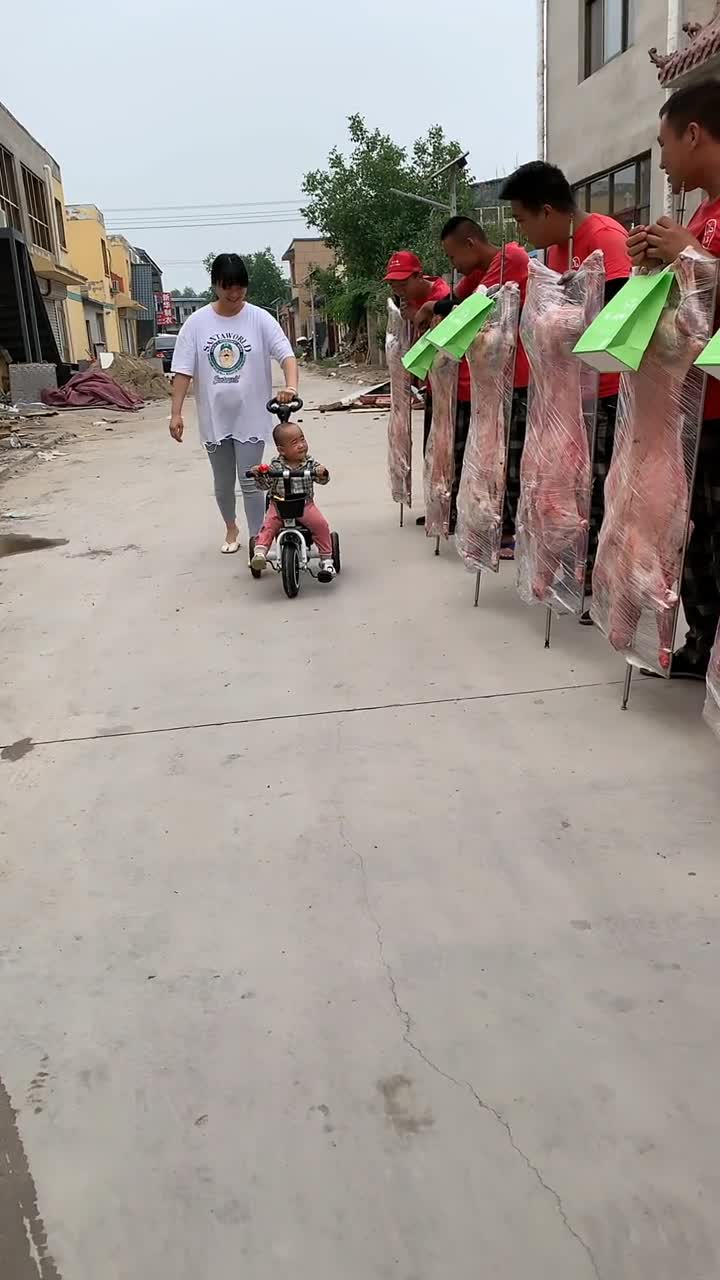 我要上热门#无论您是吃烤羊,还是了解烤全羊,认准张小闹烤全羊!么错