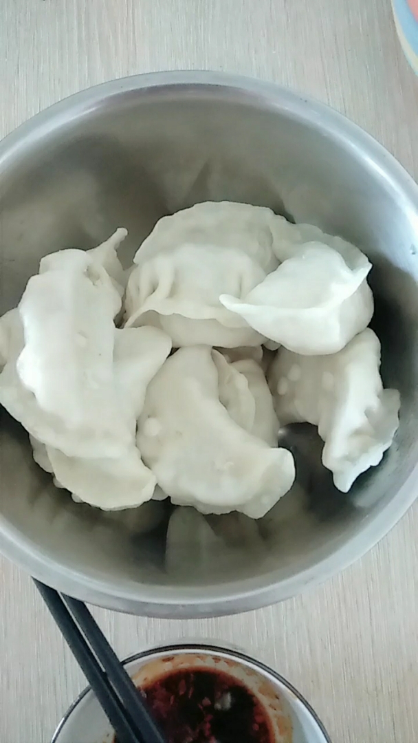 包的大头菜猪肉馅的饺子