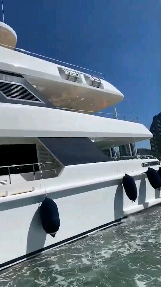 成龙大哥的游艇,价值1.5亿