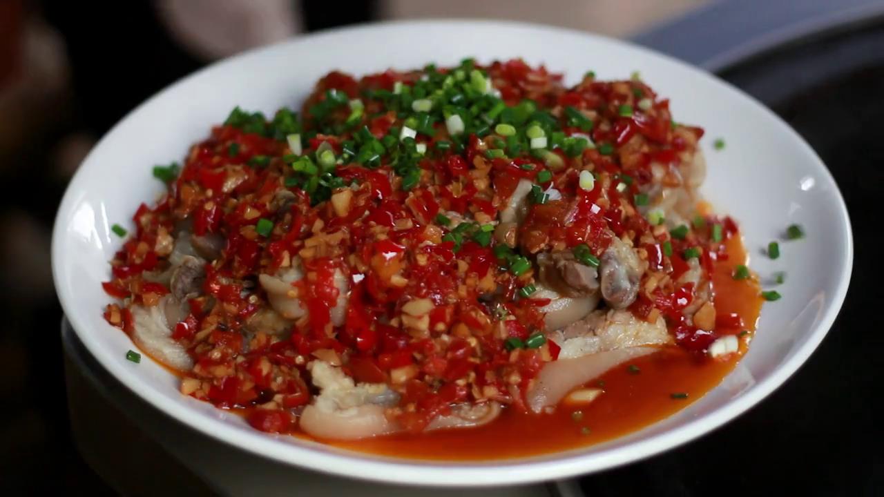 爱吃猪蹄的要收藏了,教你秘制"剁椒猪蹄"软糯q弹,肥而不腻 #美食趣胃