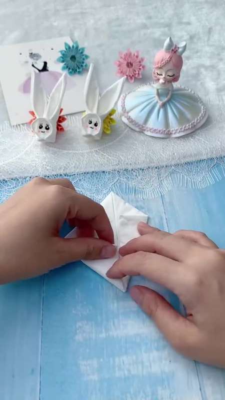 用纸巾做个小兔子,简单又可爱,材料人人都有的,快收藏给大小宝贝都