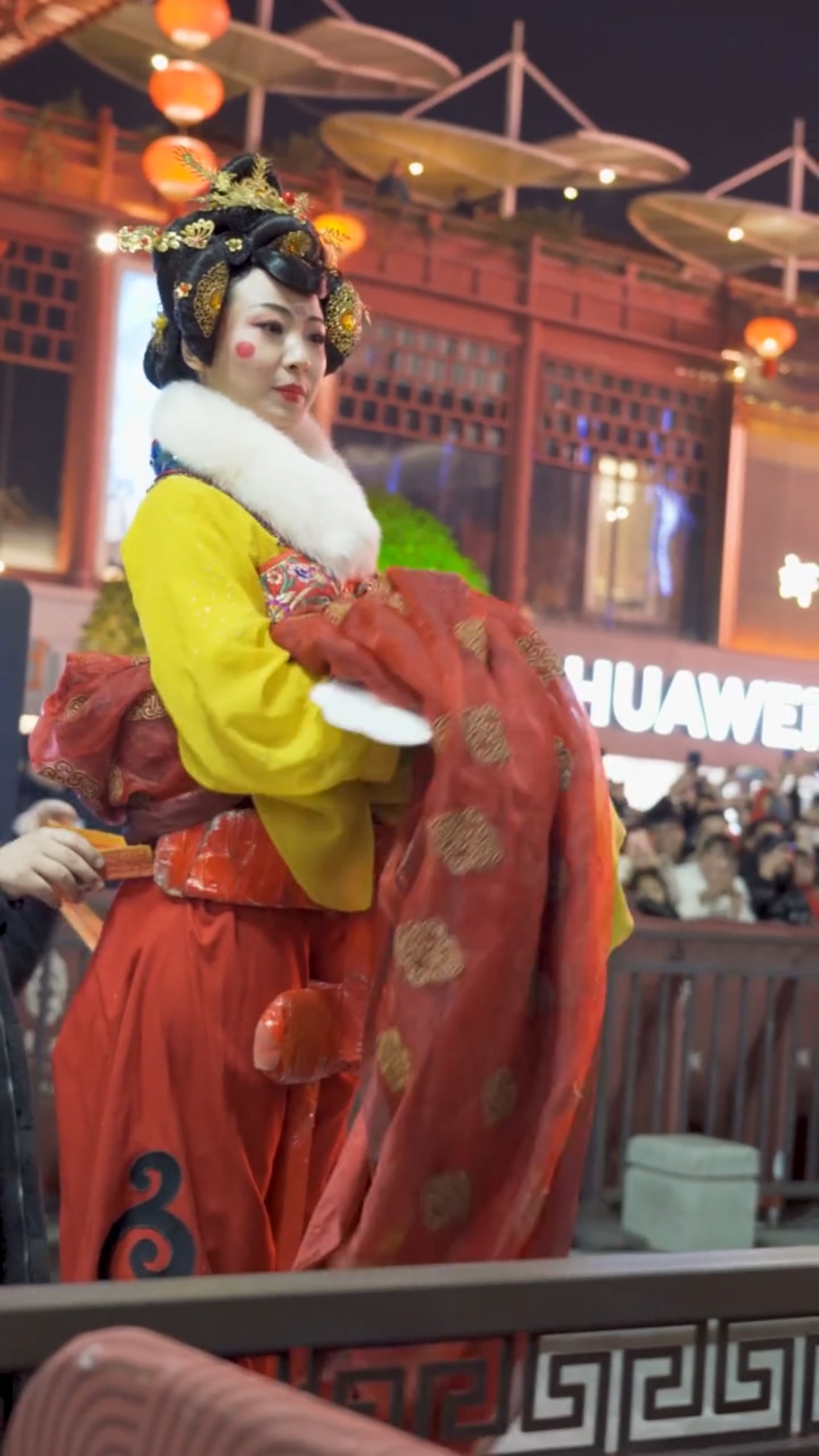 大唐不夜城不倒翁小姐姐#甜甜圈上线了.