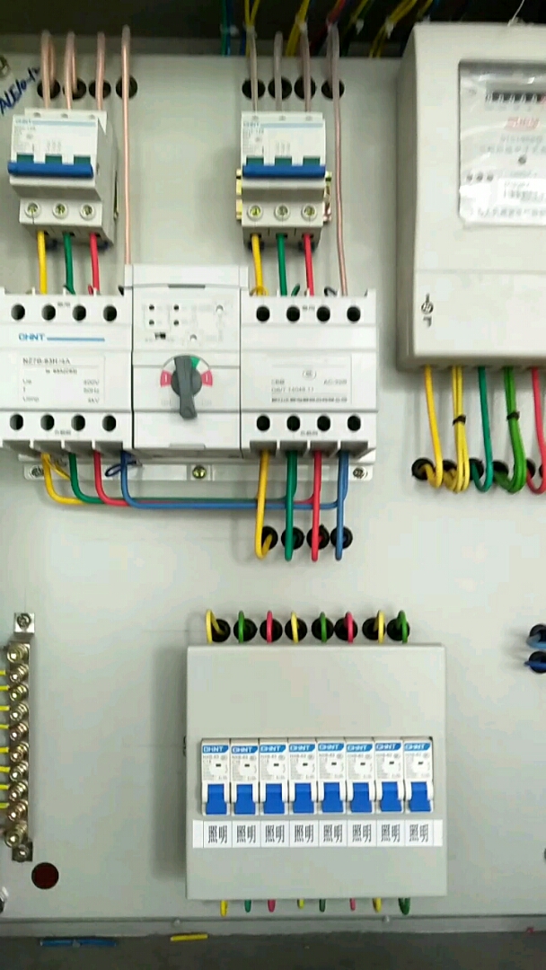 配电盘为什么都是一个主用一个备用!