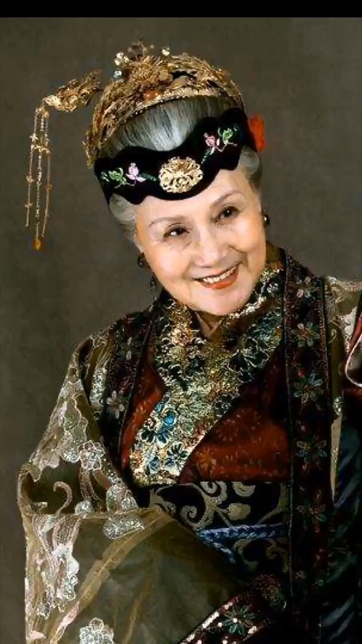 她是83岁的老戏骨郑毓芝,看过《上错花轿嫁对郎》一定会记得她!