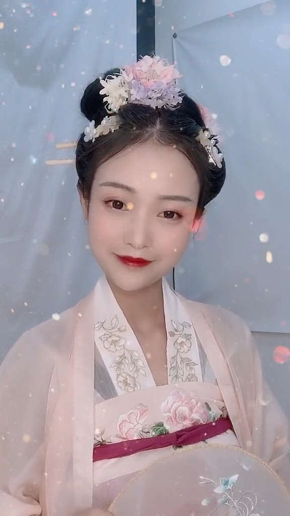 全民心动#小女白府四小姐珠玑,见过小少爷"