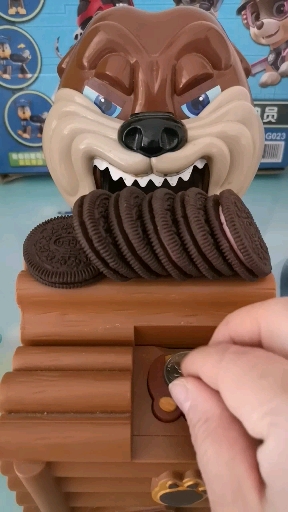 奥利奥扭一扭舔一舔在泡一泡还记得吗?