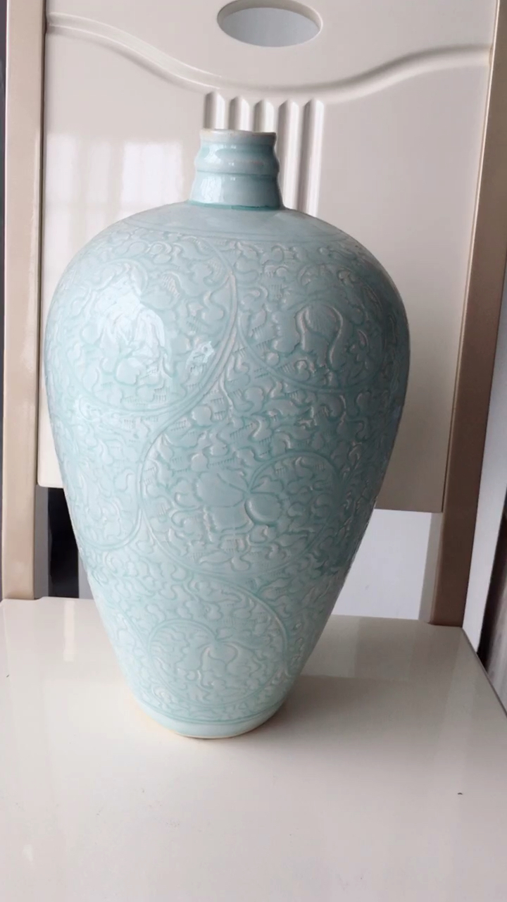 宋代湖田窑刻花梅瓶完整