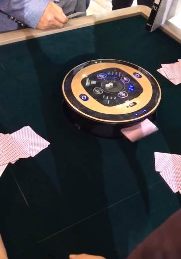 自动发牌,斗地主,炸金花,赖子,想怎么玩都可以!