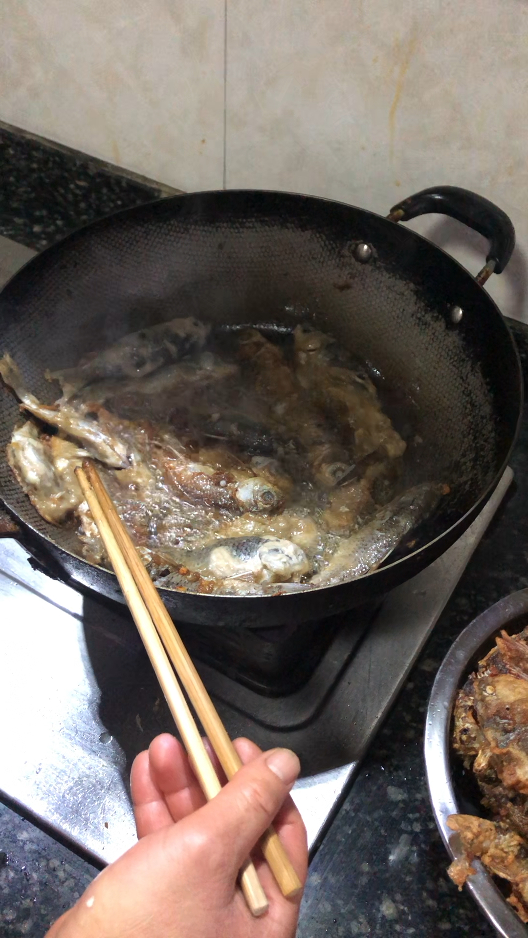 油炸小鲤鱼,香 酥 脆