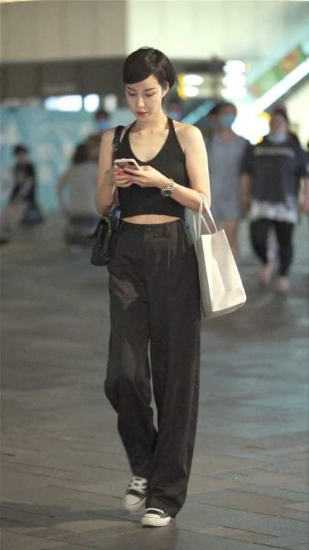 北京街拍,短发也可以很帅 @董娃娃