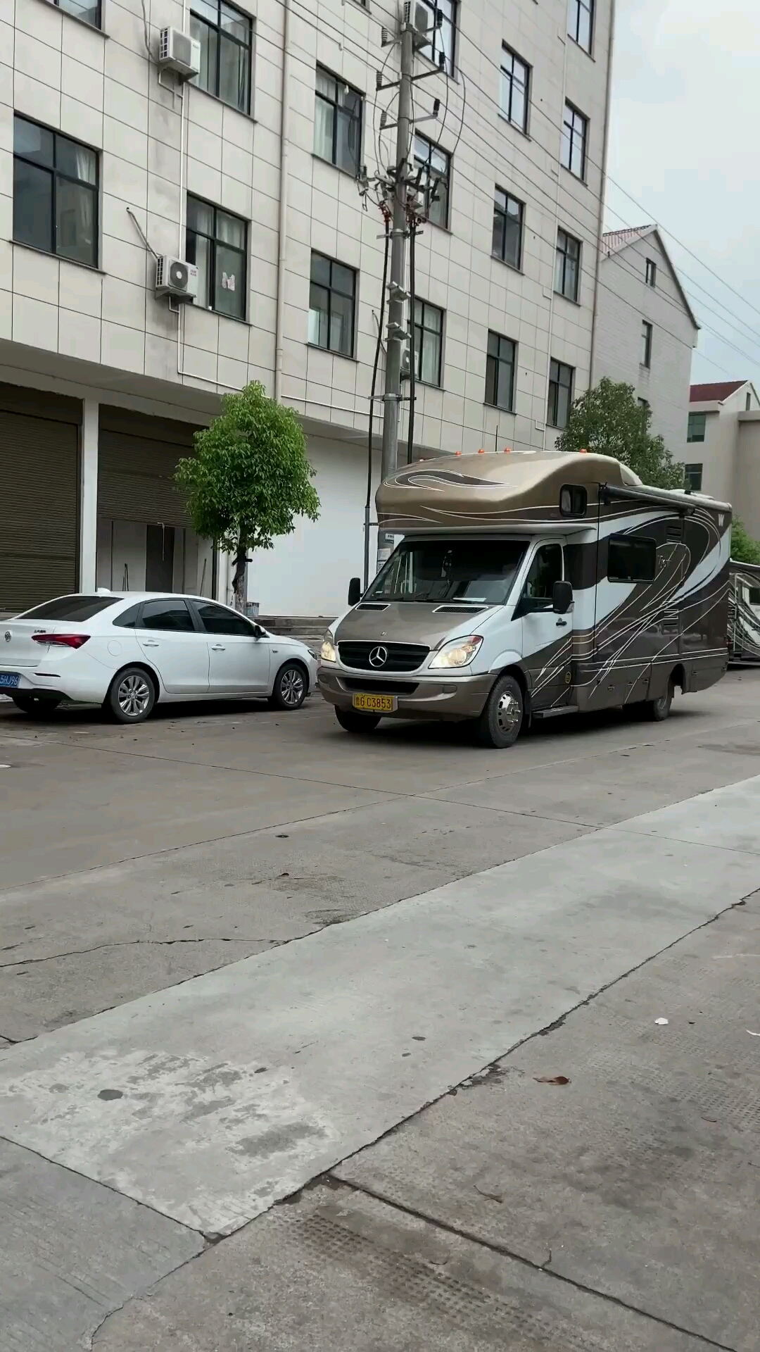 赵丽颖女神的大房车