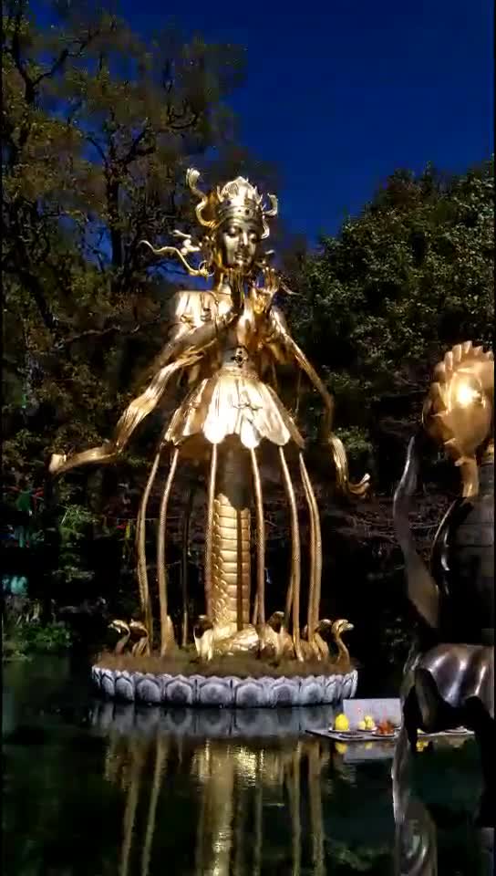 东巴教祭拜的自然神尊重和爱护自然,就是尊重和热爱人类自己抖起来