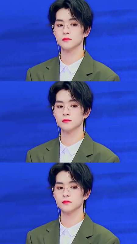 青春有你3邓孝慈,感觉憨憨的,眼镜可以半永久嘛