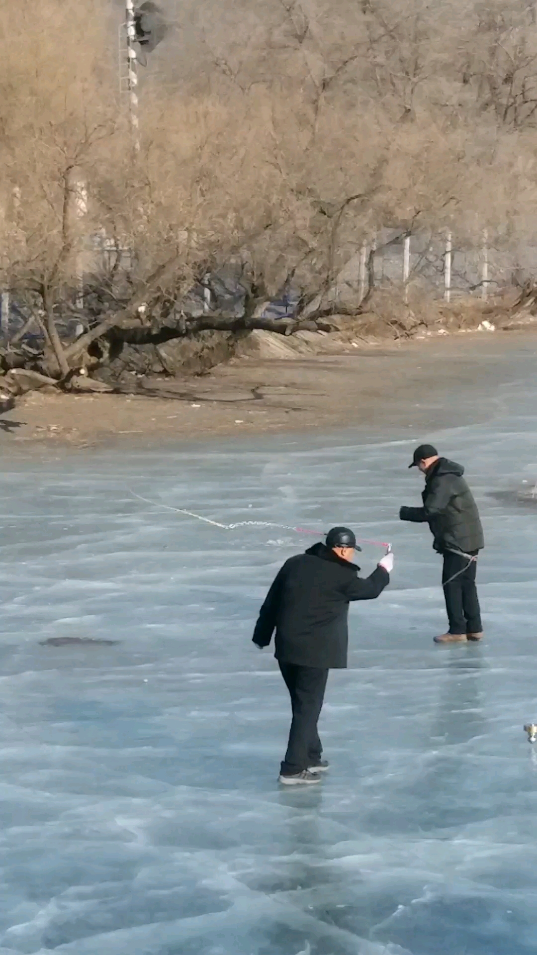 抽冰猴儿,现在很少有人玩儿了