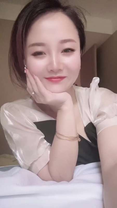 让你们一天天在我面前秀恩爱,欺负婆娘一个人