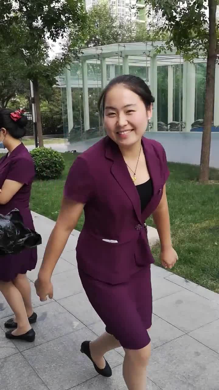 关注全民小视频!666张依