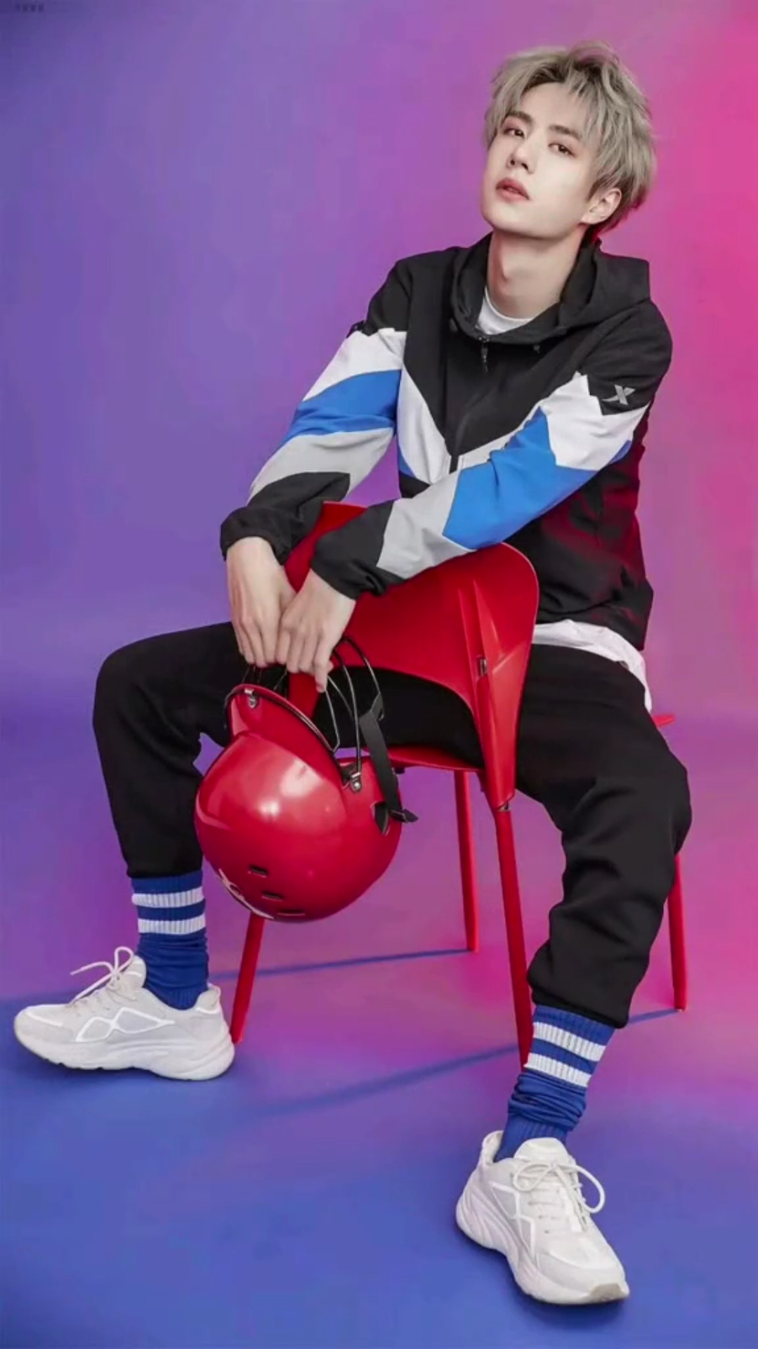 王一博#原来我讨厌的不是把裤子扎进袜子里的男生,我只是单纯的讨厌