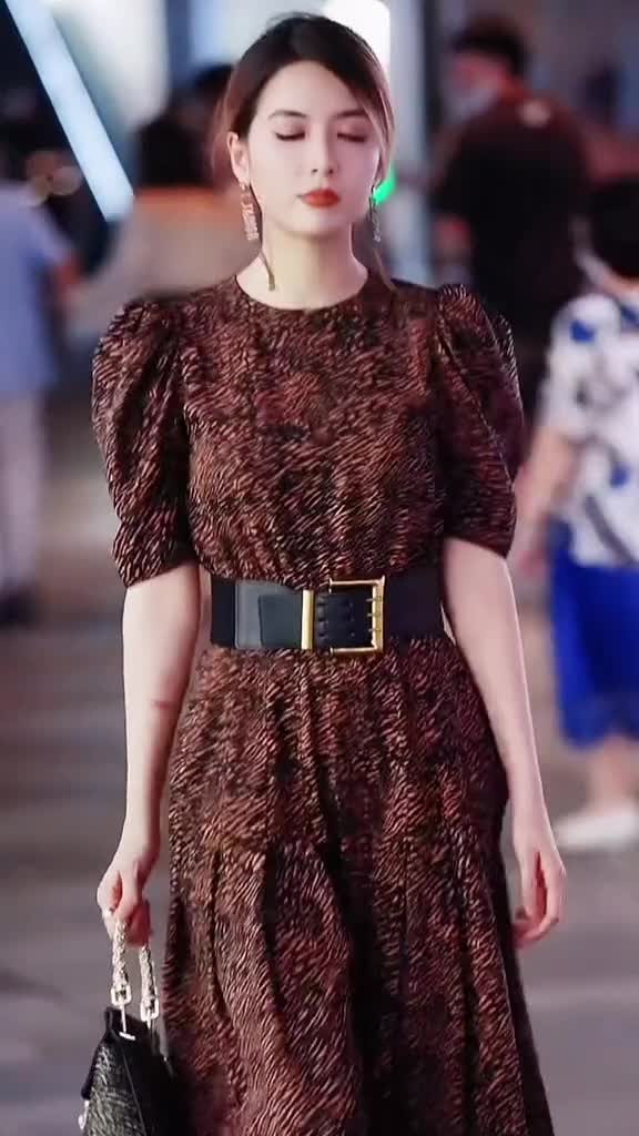 偶遇@李一檬emoo网红小姐姐,颜值高衣品好,而且还有礼貌!