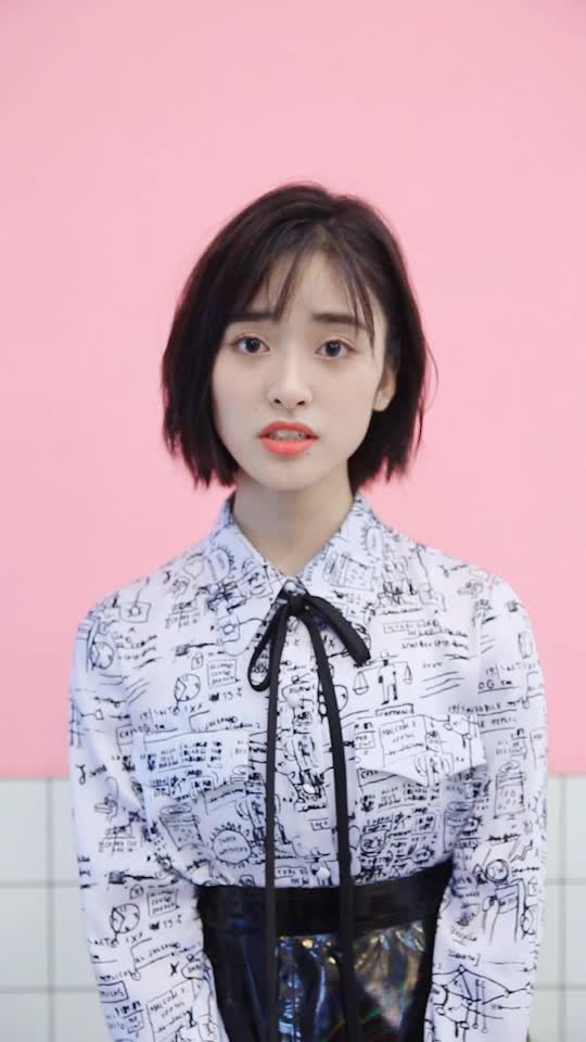 本周日晚十点《天天向上》,新版《流星花园》杉菜饰演者沈月与你不见