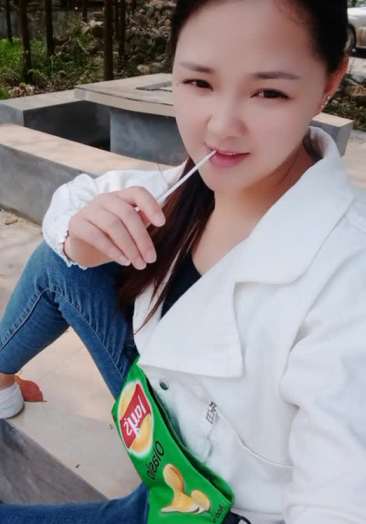 我来自湖南省湘西自治州龙山县,找老婆就要找龙山的,吃喝赌样样精通