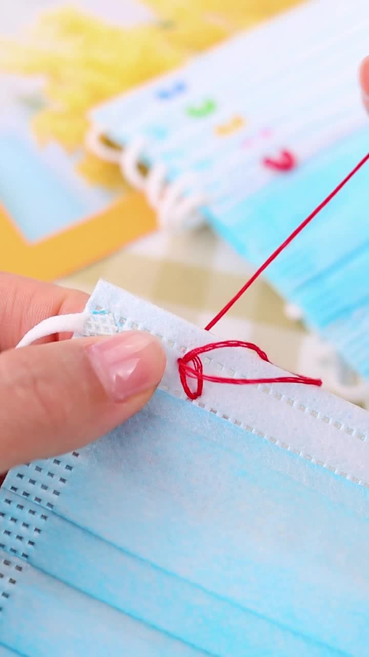 亲手绣几个爱心口罩,三八女神节送给最亲爱的妈妈!