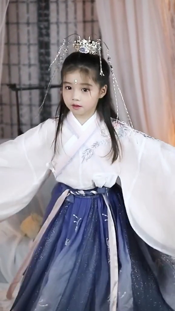 全民心动#十里小姐姐在自黑的道路上一去不复返