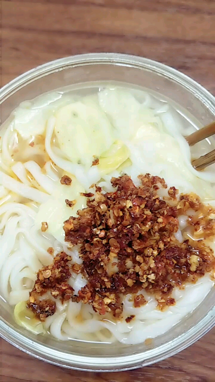 素河粉,没肉没鸡蛋!就是这个河粉没有贵州老家的粉好吃!