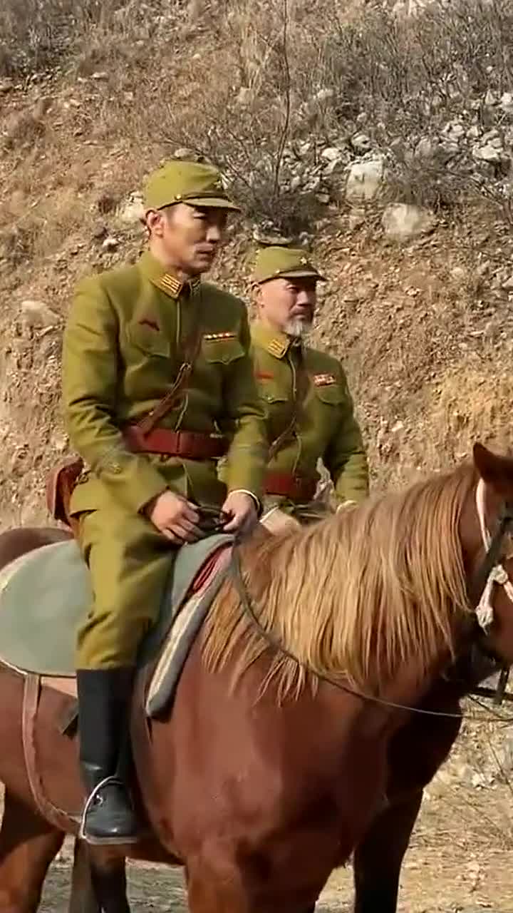 鬼子军官专业户,在不少抗日神剧中都能够看到他俩的身影!