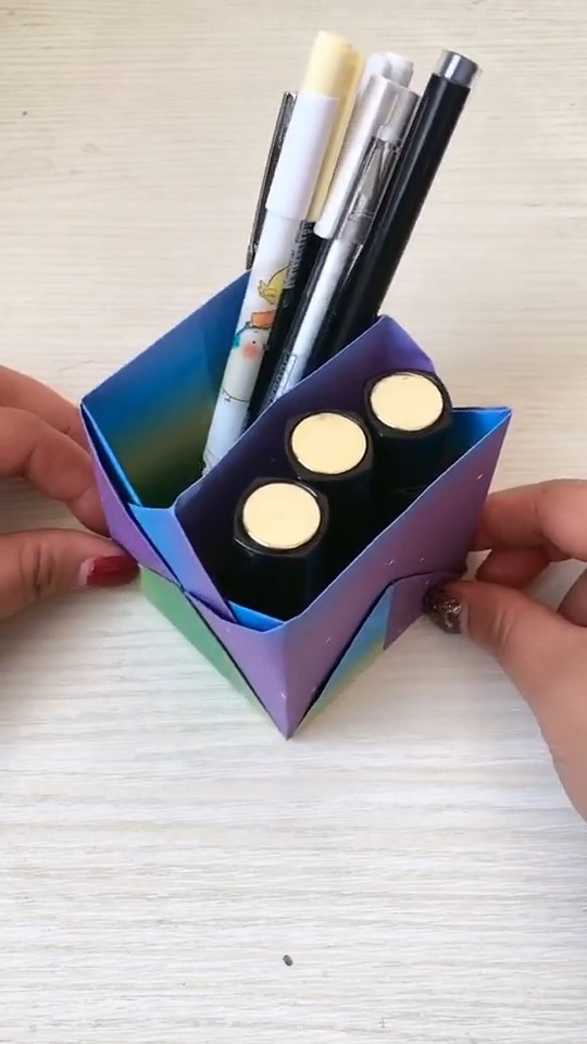 手工#超实用的折纸笔筒盒,快来跟我一起制作吧