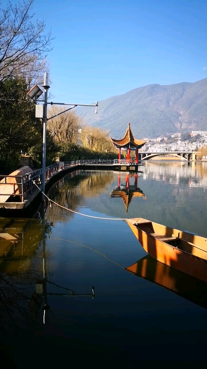 已近年关的大理西洱河畔