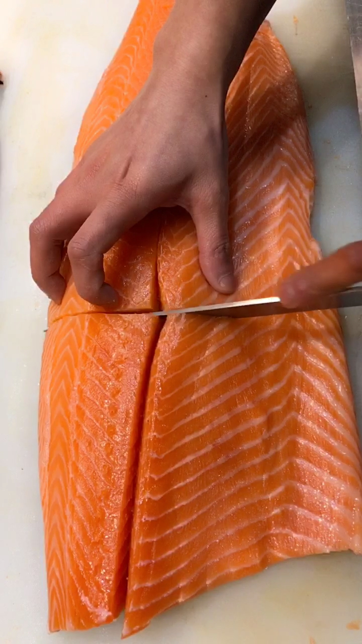 分割三文鱼