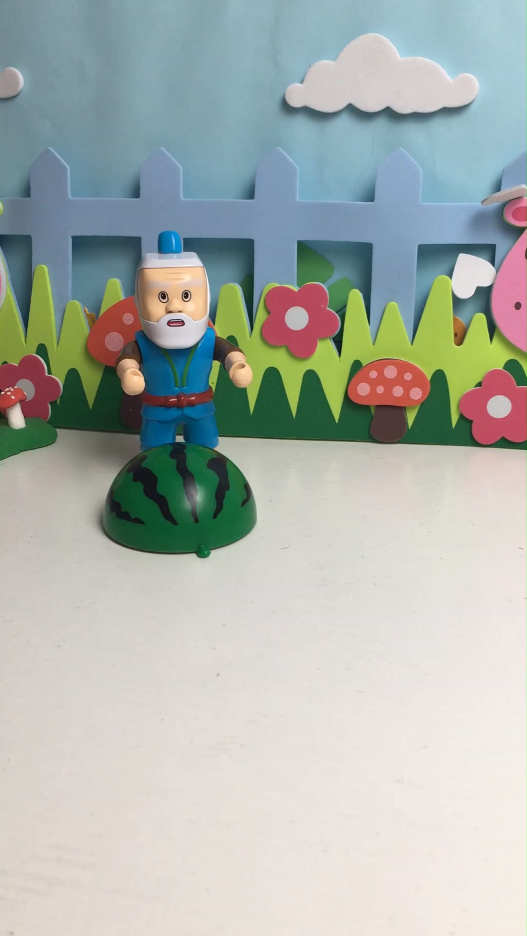 葫芦娃爷爷在卖西瓜