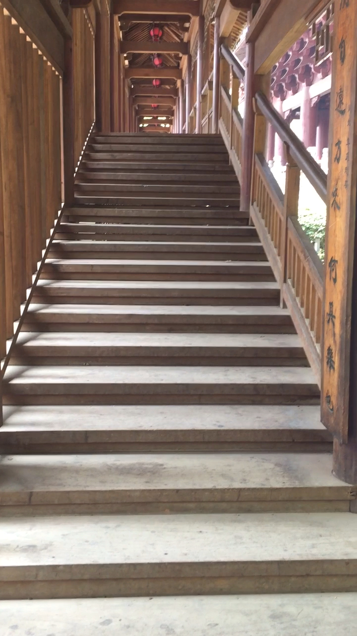 这木廊桥有令你想起了什么吗?