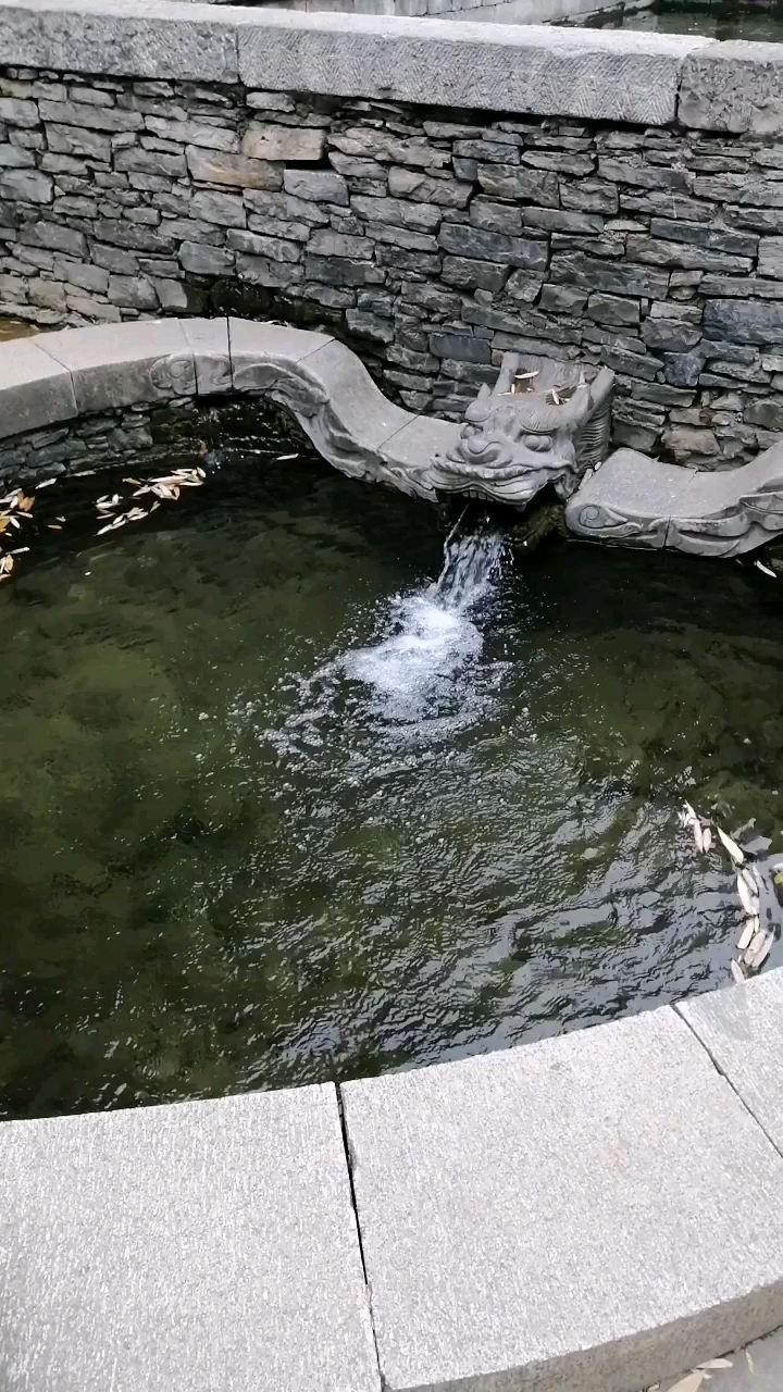 竹泉村旅游度假区的泉水