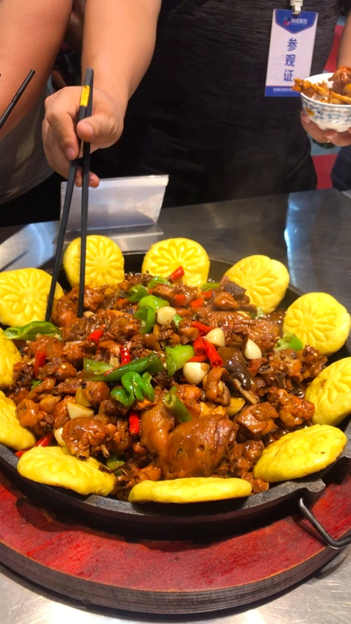 章丘铁锅炒鸡,舌尖上的美味,了解美食打开主页来找我吧