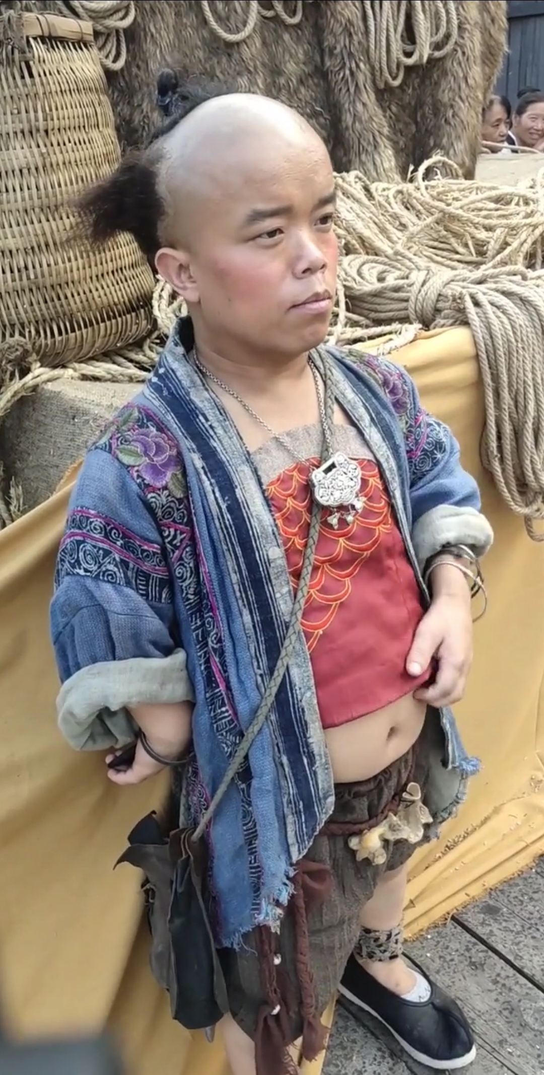 一千元一天的特型群众演员(侏儒,巨人,长相奇特等)