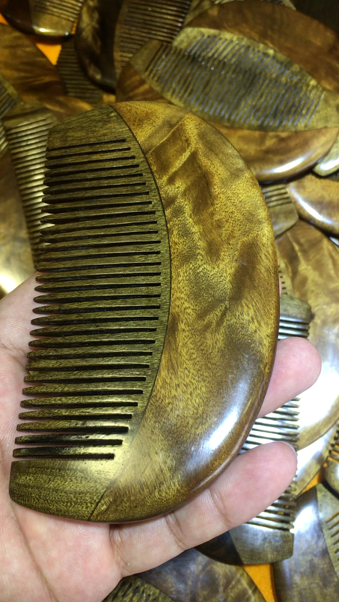 金丝楠木梳子