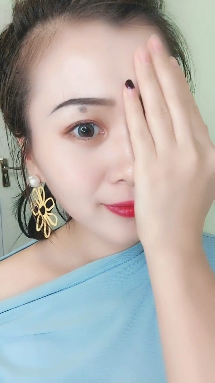气质高挑眉 女王范值得拥有