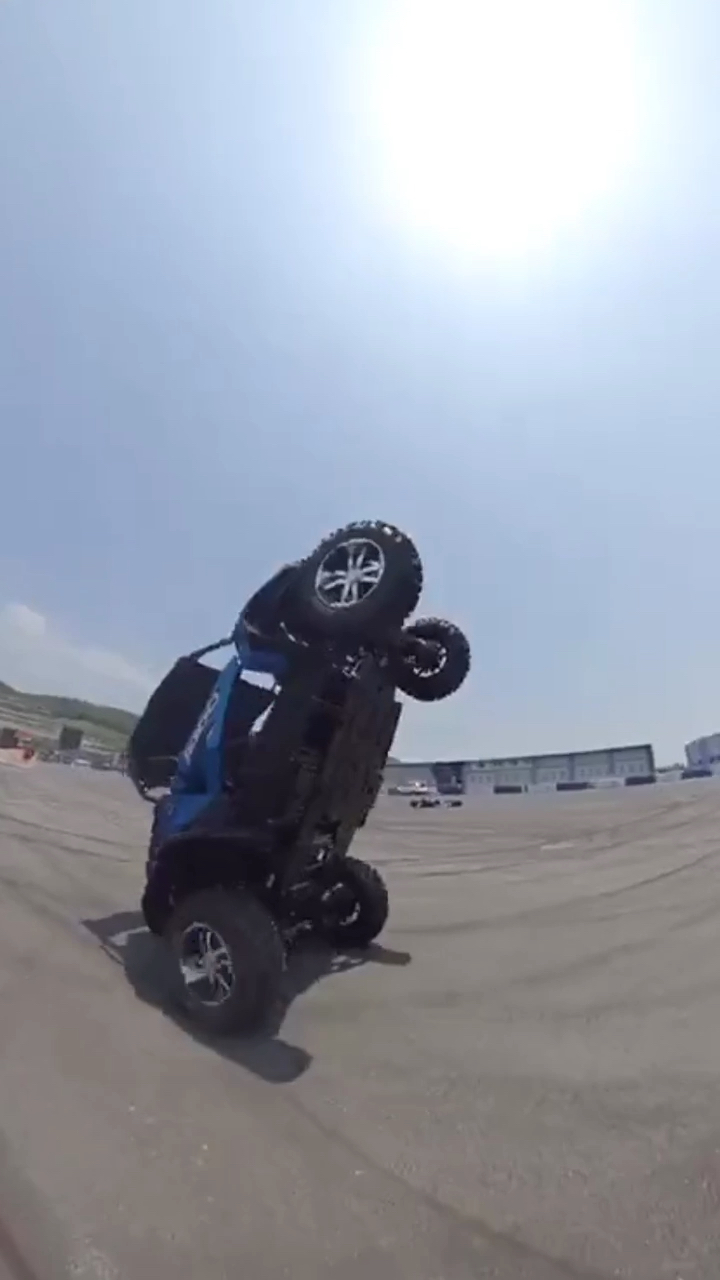 这是高手#你们见过汽车翘头吗?