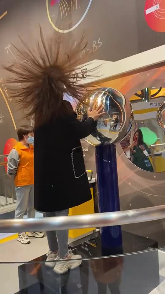 哈哈哈这个怒发冲冠我姐妹笑出了猪叫声