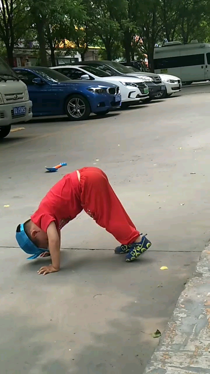 我就想问问,你在练蛤蟆功吗?