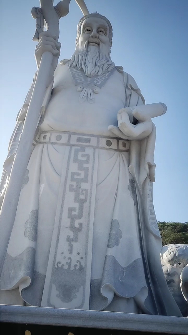 全民小助手 祝你们大家看到这视频后,山神保佑你在2019发大财!