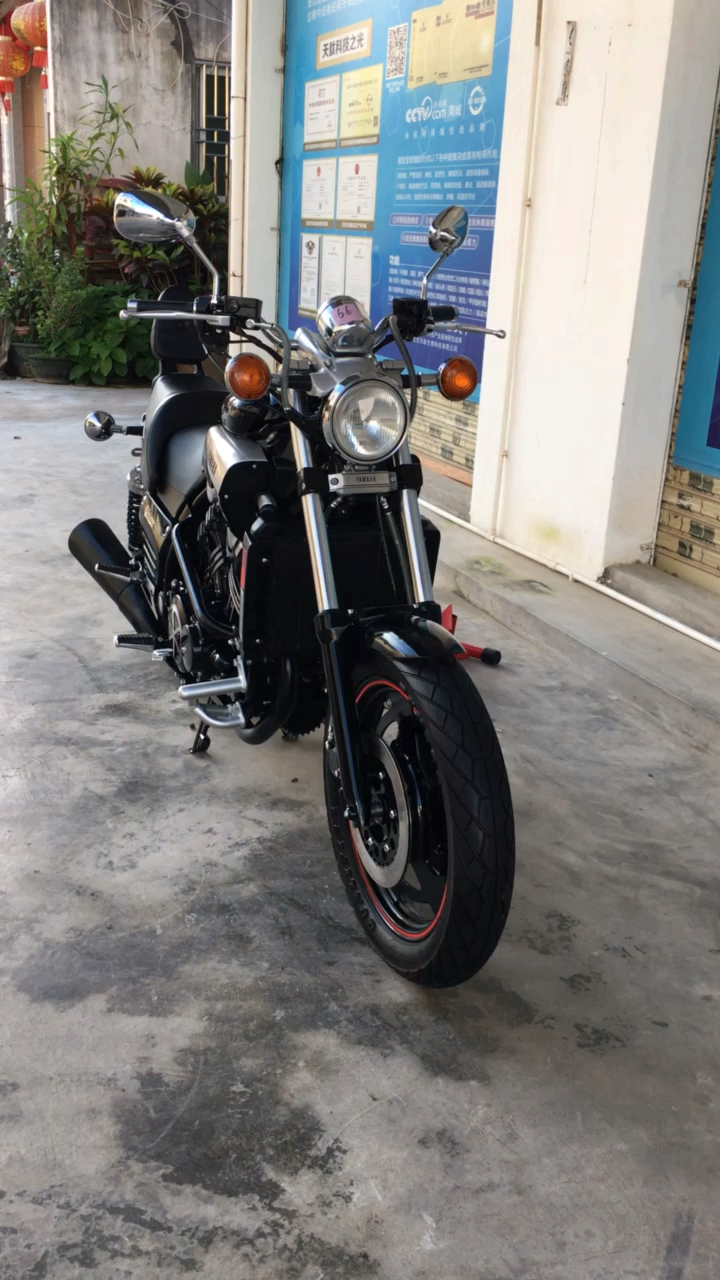 雅马哈 大魔鬼1200 直线加速皇 v4水冷主机 肌肉机械 汪峰同款