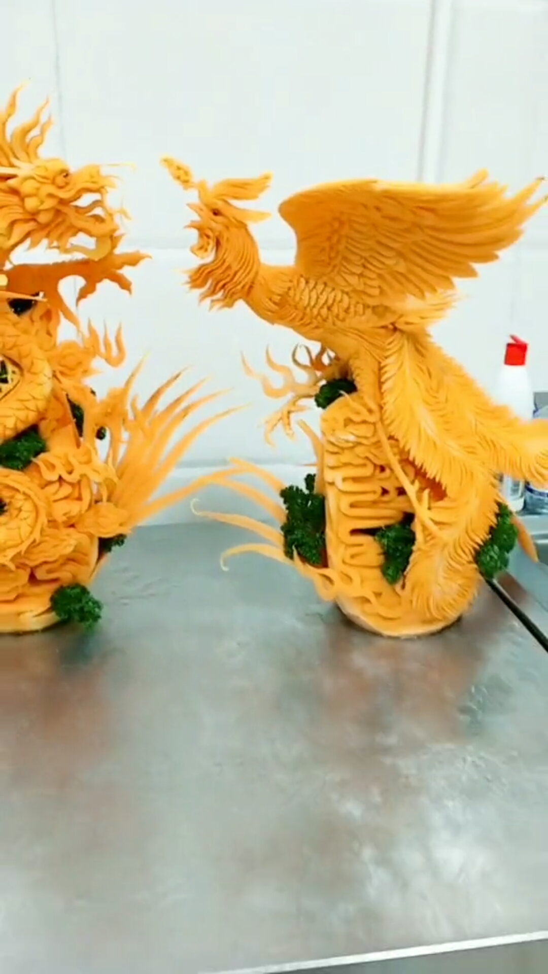 民间手艺人#婚宴专用南瓜龙凤雕刻-全民小视频