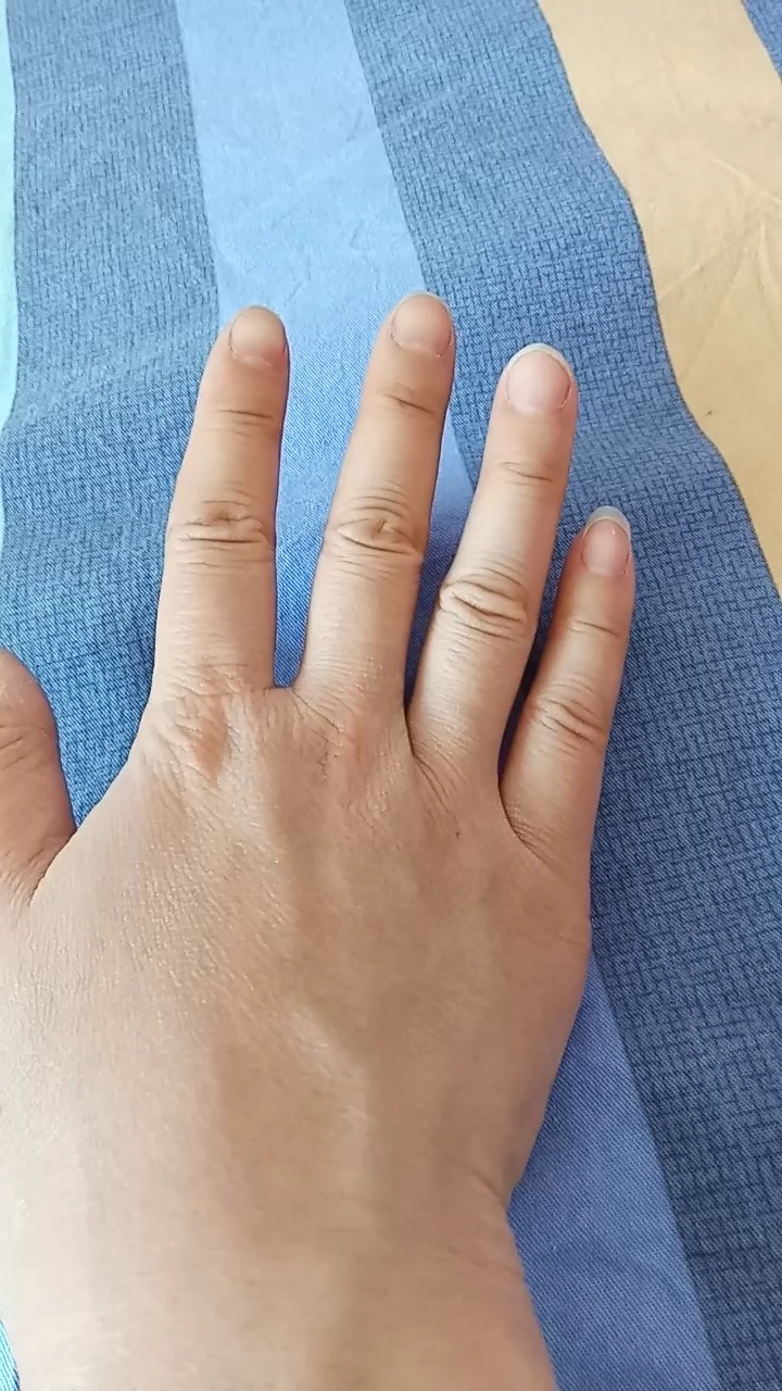 三十岁的女人,五十岁的手