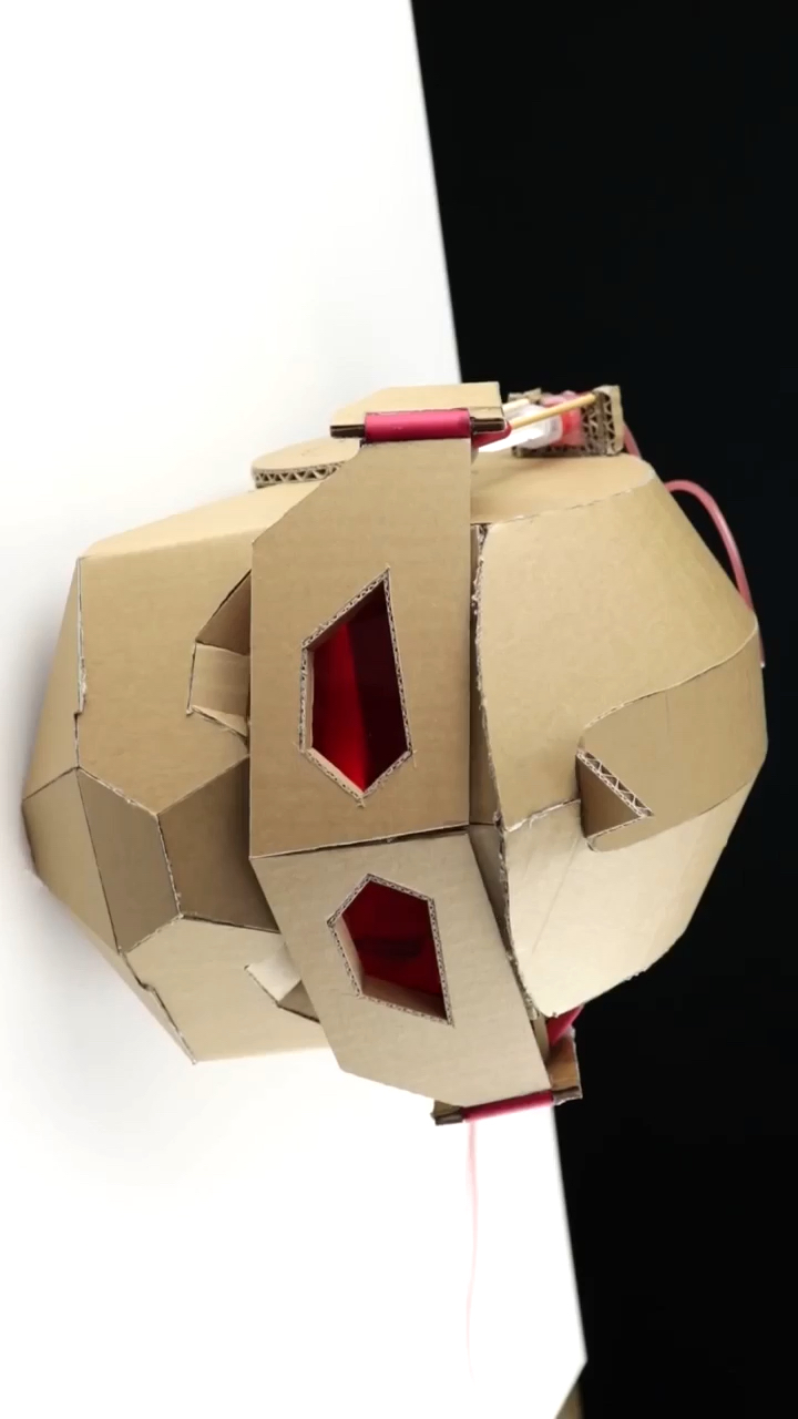 自制的头盔,霸气侧漏!