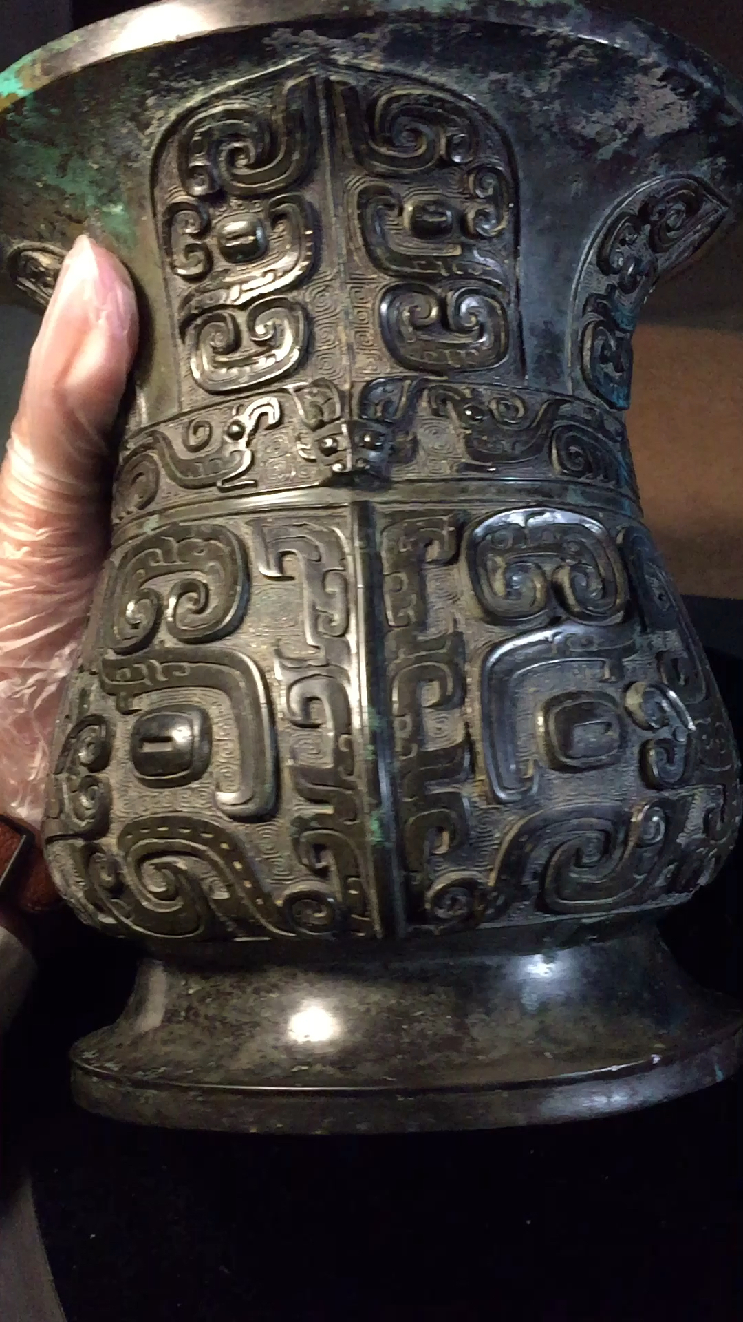 传说中的黑漆古!三千多年的西周青铜尊,成交近4千万!属于哪个周天子?