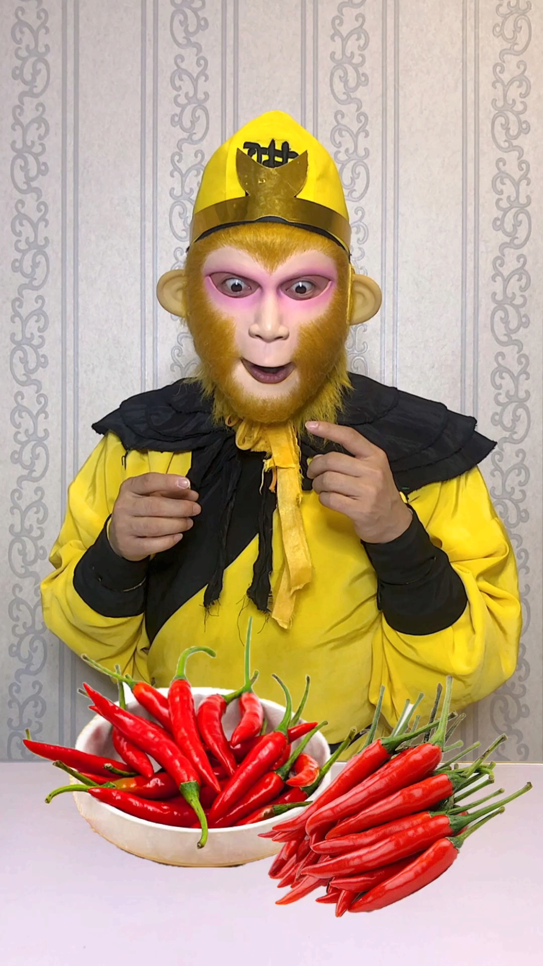 辣椒#孙悟空吃小辣椒,辣到嘴发烧.