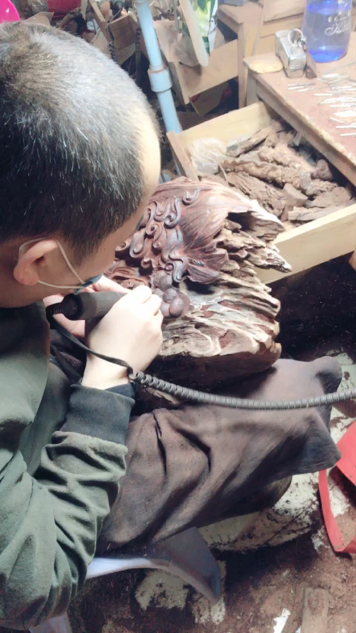 海南黄花梨加工现场!